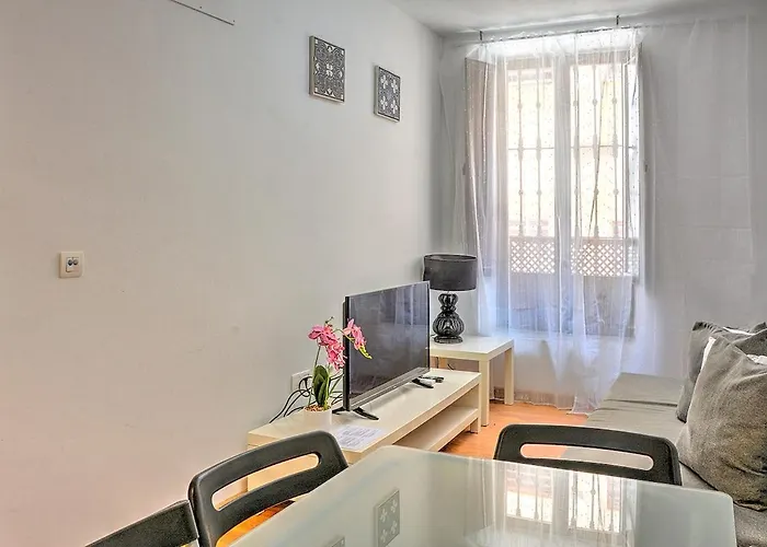 Azafran Apartment Seville